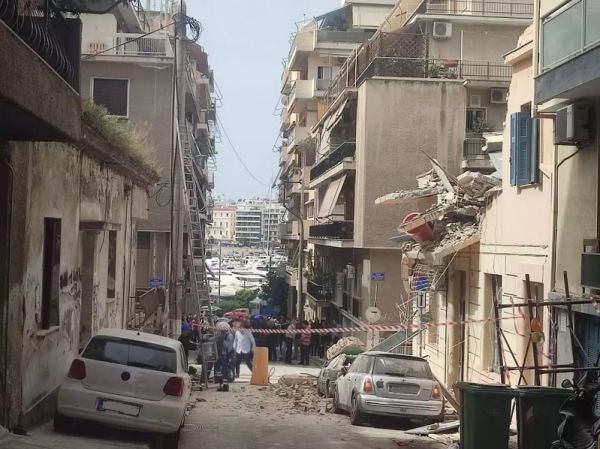 Κατέρρευσε κτίριο στον Πειραιά κατά τη διάρκεια εργασιών ανακαίνισης - Nεκρός 31χρονος αστυνομικός και τρεις τραυματίες