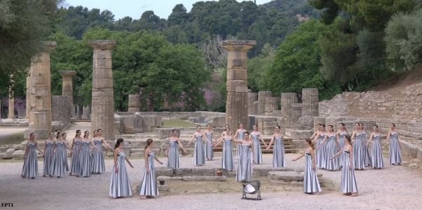 Η Ολυμπιακή Φλόγα ξεκίνησε το ταξίδι της από την Αρχαία Ολυμπία για το Παρίσι