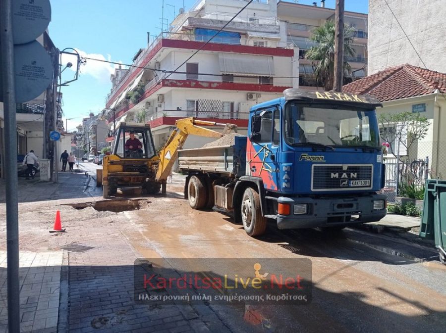 Πολύωρη διακοπή υδροδότησης στην περιοχή των Καμινάδων λόγω σπασίματος αγωγού (+Φωτο +Βίντεο)