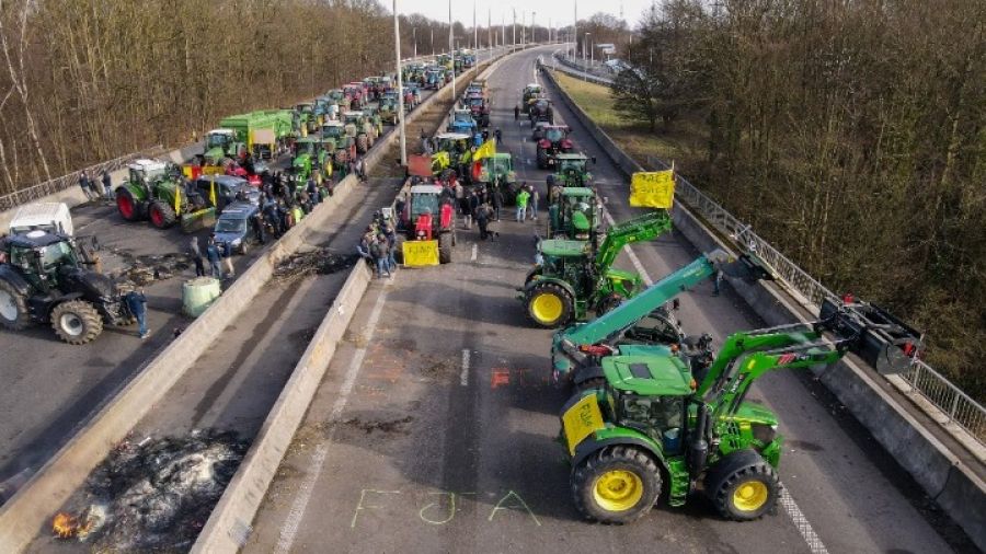 Βέλγιο: Αρκετές εκατοντάδες τρακτέρ αναμένεται να κατακλύσουν τις Βρυξέλλες και να παραλύσουν την ευρωπαϊκή πρωτεύουσα την ημέρα της Συνόδου Κορυφής
