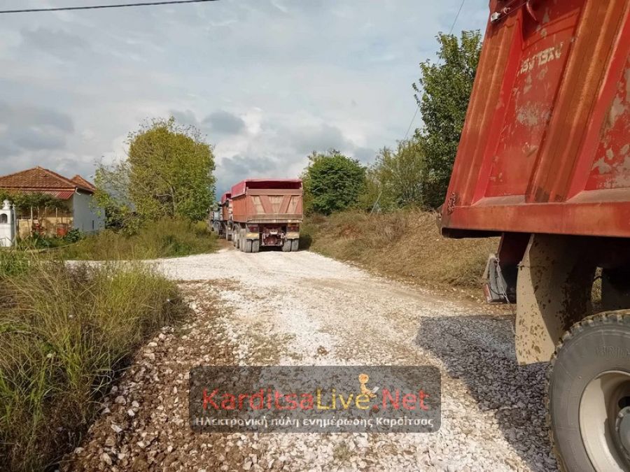 Σε εξέλιξη οι πρώτες παρεμβάσεις του έργου αγροτικής οδοποιίας του Δήμου Καρδίτσας (+Φωτο)