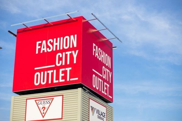 Συνεχίζονται  οι χειμερινές εκπτώσεις στο Fashion City Outlet