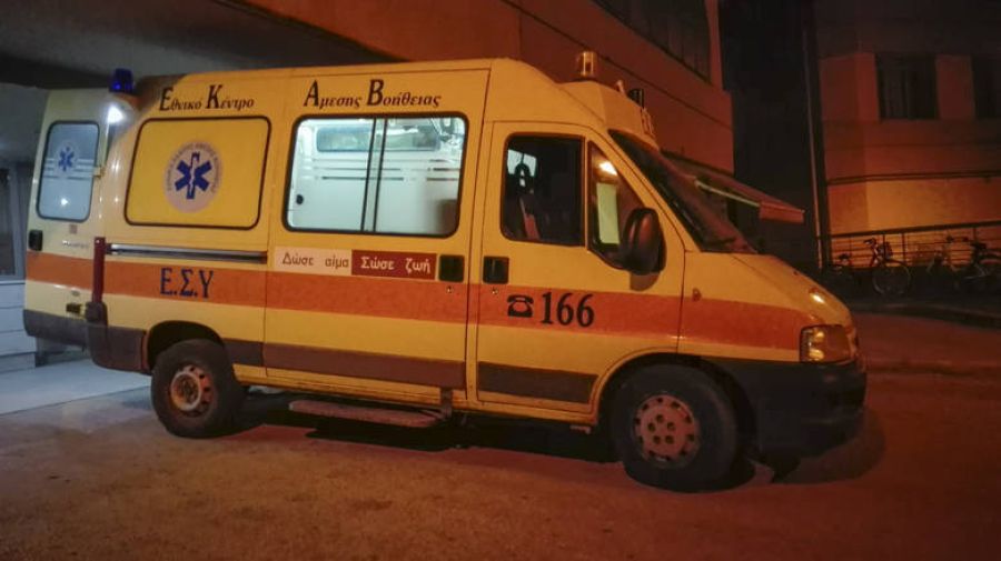 Σοβαρός τραυματισμός αστυνομικού μετά από επεισόδια έξω από το κλειστό γήπεδο «Μελίνα Μερκούρη»