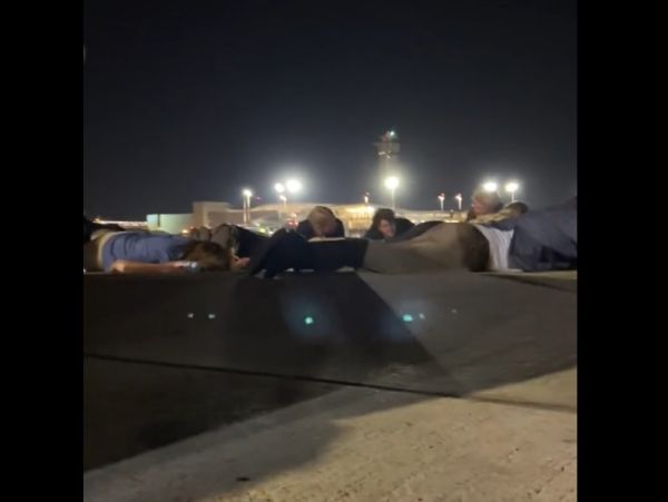 Συναγερμός για πυραυλική επίθεση στο αεροδρόμιο του Τελ Αβίβ την ώρα που ο καγκελάριος Όλαφ Σολτς ετοιμαζόταν να απογειωθεί για Κάιρο (+Βίντεο)