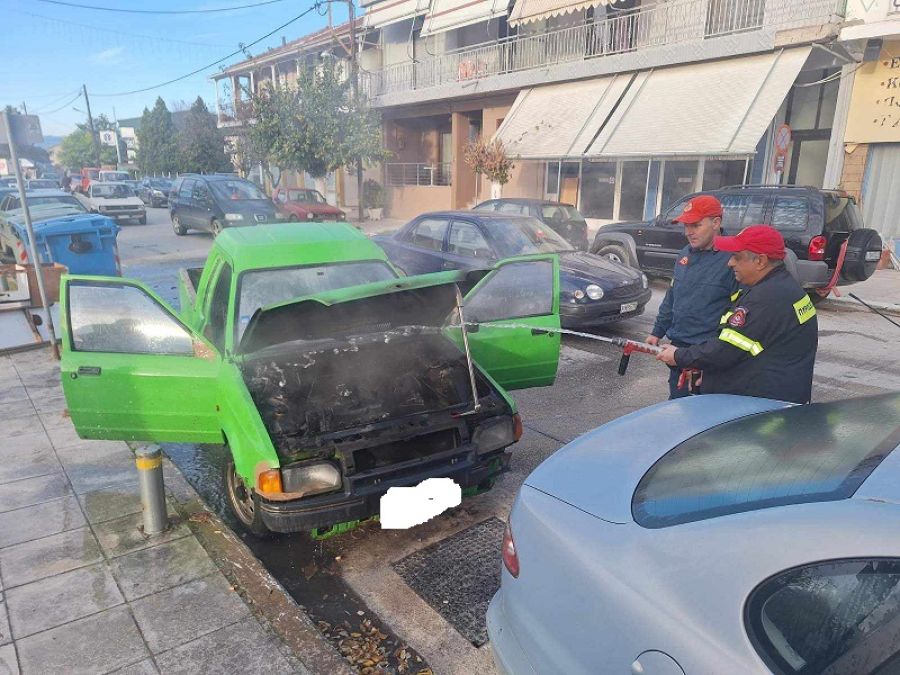 Παλαμάς: Φωτιά εκδηλώθηκε σε μηχανή αυτοκινήτου το πρωί της Παρασκευής 17/11