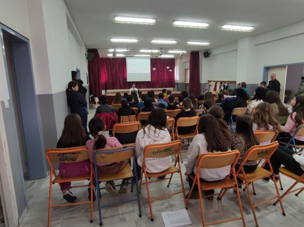 Εκδήλωση για την ελληνική γλώσσα στο 10ο Δημοτικό σχολείο Καρδίτσας