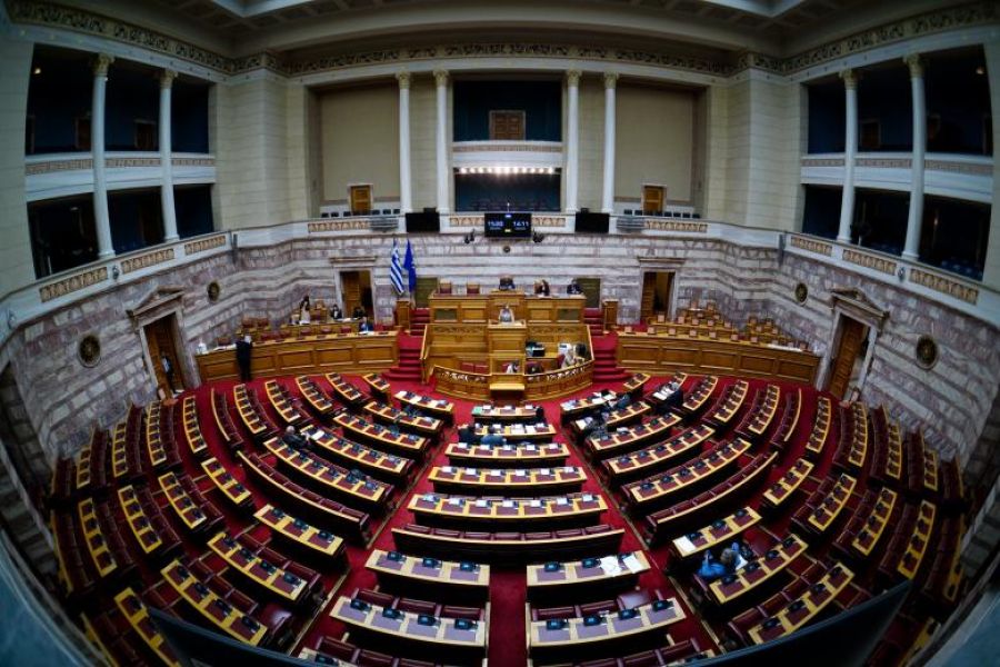 Βουλή των Ελλήνων: 175 τα &quot;Ναι&quot; και όχι 176 στο νομοσχέδιο για την ισότητα στον πολιτικό γάμο