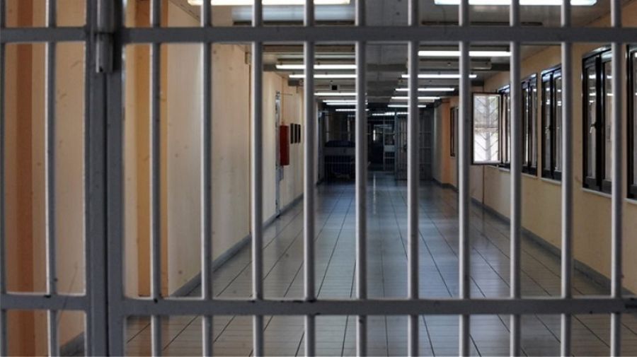 Θεσσαλονίκη: Καταδικάστηκε 56χρονος που βίαζε επί 5 χρόνια την ανήλικη κόρη της φίλης του