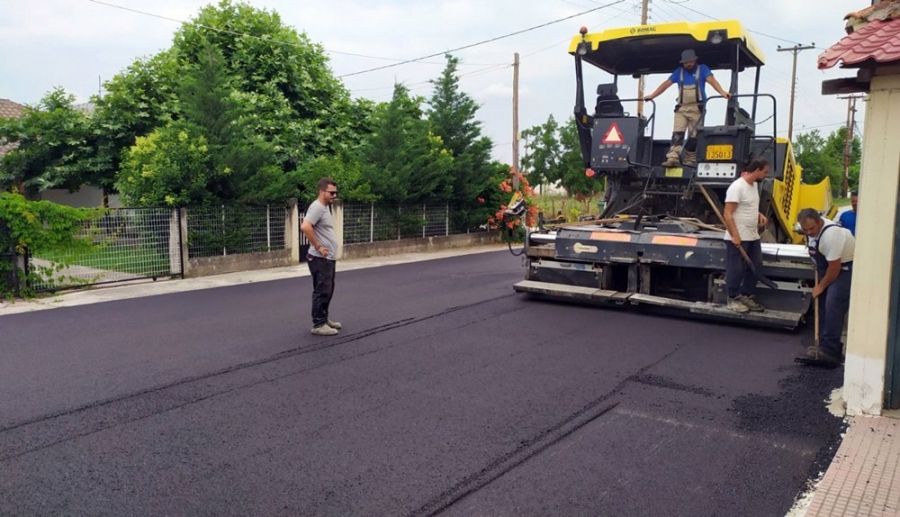 Σε εξέλιξη η εργολαβία που αφορά το έργο «Ασφαλτοστρώσεις Δ.Ε. Ταμασίου»