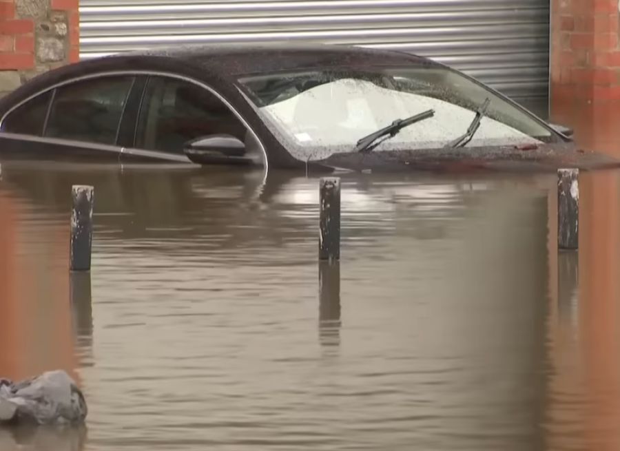 Τουλάχιστον 10 νεκροί στην Ευρώπη από την καταιγίδα &quot;Κιαράν&quot; (+Βίντεο)