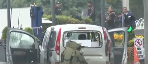 &quot;Τρομοκρατική επίθεση&quot; στην Άγκυρα, σύμφωνα με το υπουργείο Εσωτερικών - Δύο νεκροί και δύο τραυματίες