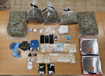 Τρεις συλλήψεις για κοκαΐνη και κάνναβη στο Βόλο