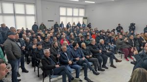 Πανελλαδική σύσκεψη μπλόκων στον Παλαμά: Κλιμάκωση κινητοποιήσεων και συνάντηση με υπουργούς στη Θεσσαλία (+Φωτο)