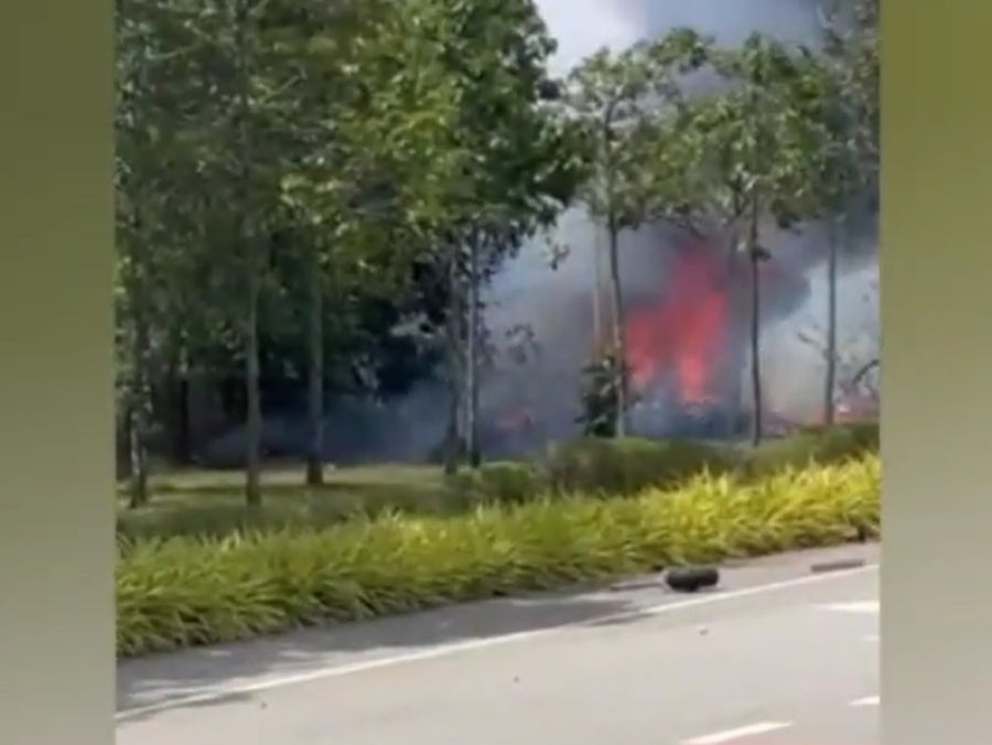 Μαλαισία: Αεροπλάνο συνετρίβη σε αυτοκινητόδρομο - Τουλάχιστον 10 νεκροί (+Βίντεο)