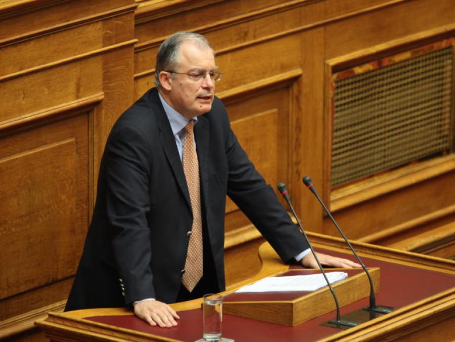 Ποινή αποκλεισμού από τις εργασίες της Βουλής δύο εβδομάδων για τον Λευτέρη Αυγενάκη