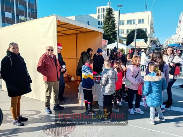 Σε εξέλιξη το εορταστικό bazaar του Συλλόγου Γονέων και Κηδεμόνων των παιδιών με αναπηρία &amp; των ειδικών σχολείων Ν. Καρδίτσας (+Φωτο +Βίντεο)