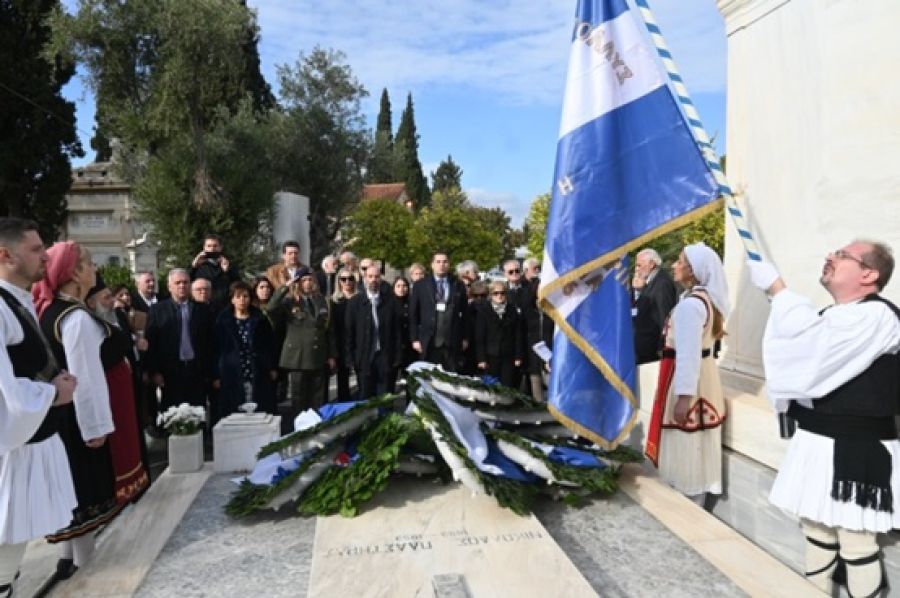 Οι Απανταχού Καρδιτσιώτες τίμησαν στην Αθήνα με ιδιαίτερη λαμπρότητα τον Μακαριστό Αρχιεπίσκοπο, Σεραφείμ Τίκα και τον Πρωθυπουργό-Στρατηγό, Νικόλαο Πλαστήρα
