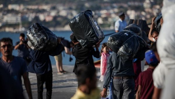 Έξτρα κονδύλι στους δήμους που φιλοξενούν μετανάστες δίνει η Κυβέρνηση