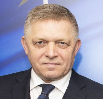 Σλοβακία: Ο πρωθυπουργός Φίτσο ανέλαβε και πάλι τα καθήκοντά του, μετά την απόπειρα δολοφονίας του τον Μάιο