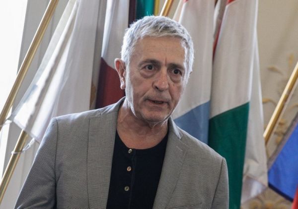 Ο Στέλιος Κούλογλου αποχώρησε από την ευρωομάδα του ΣΥΡΙΖΑ με αιχμές κατά Κασσελάκη