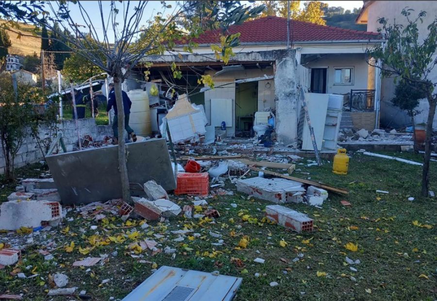 Σοβαρός τραυματισμός ηλικιωμένου στην Περδικορράχη Τρικάλων μετά από έκρηξη στο σπίτι του