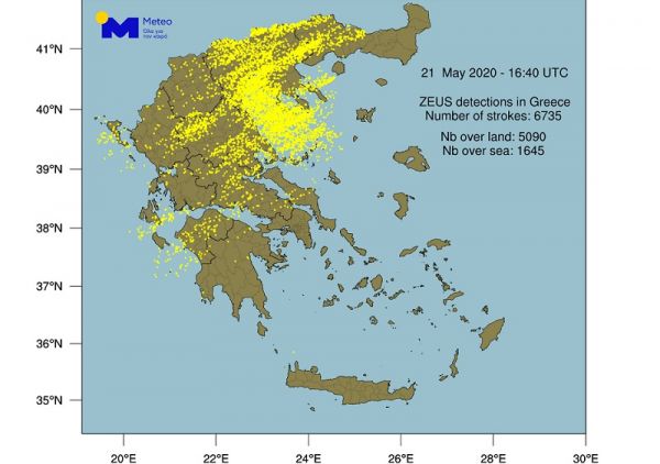 6.700 κεραυνοί καταγράφηκαν ως το απόγευμα της Πέμπτης