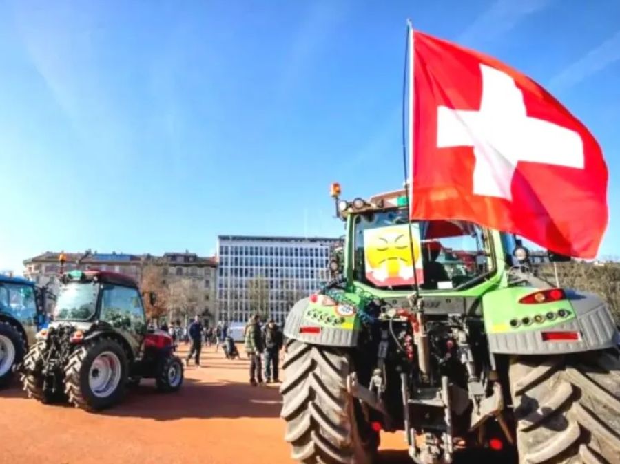 Ελβετία: Τρακτέρ κατέβηκαν στους δρόμους στη Γενεύη, στην πρώτη κινητοποίηση των αγροτών στη χώρα