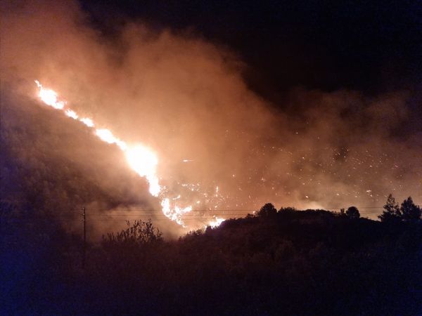 Κόλαση φωτιάς στην Αττική: Η φωτιά κατευθύνεται προς Πεντελικό Όρος - Εκκενώνονται το Νοσοκομείο Παίδων και το 414 Στρατιωτικό Νοσοκομείο