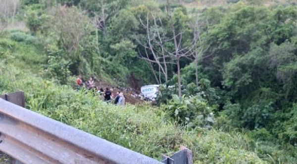 Μεξικό: Τουλάχιστον 17 νεκροί και 22 τραυματίες από την πτώση λεωφορείου σε χαράδρα   