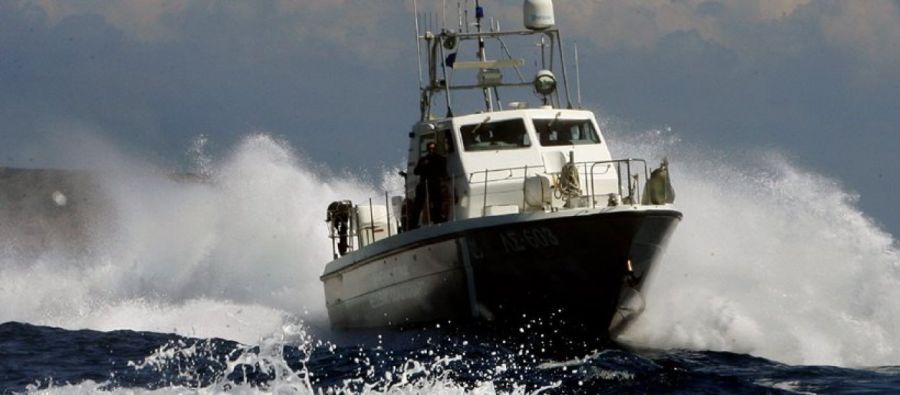 Εντοπισμός και διάσωση 71 ατόμων σε σκάφος ανοιχτά της Καρπάθου από το Λιμενικό