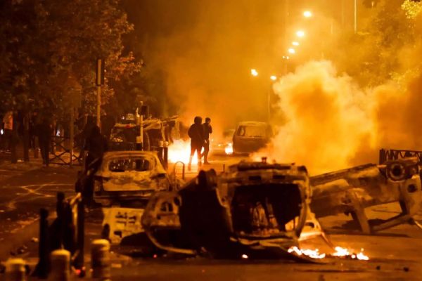 Γαλλία: 45.000 αστυνομικοί και χωροφύλακες επί ποδός ξανά απόψε λόγω ταραχών