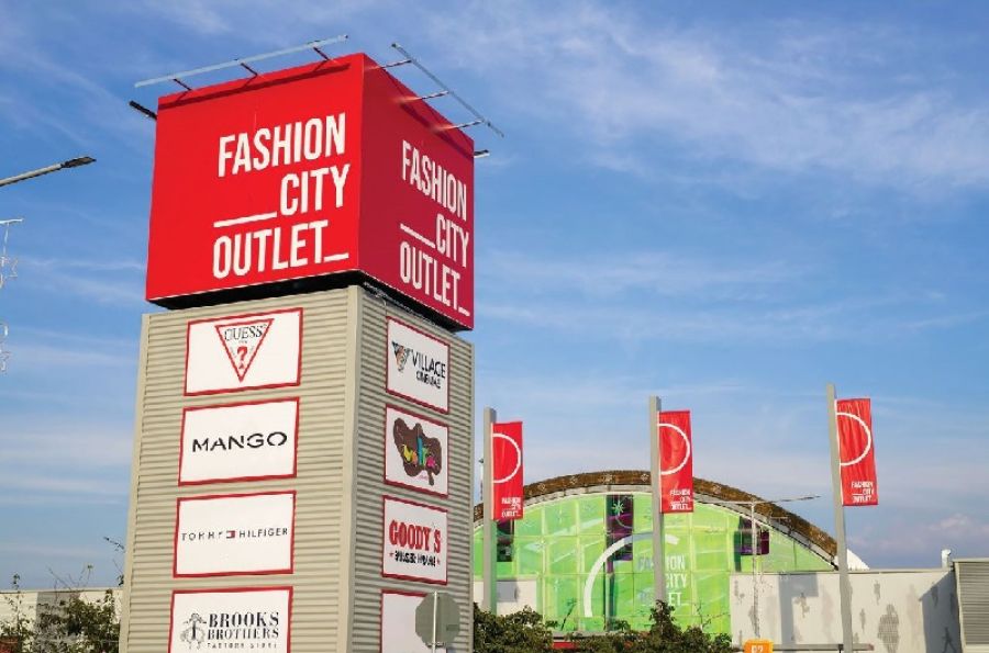 &quot;Απίθανες προσφορές στο Fashion City Outlet!&quot;