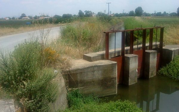 Άμεση διευθέτηση των πρόχειρων και ημιμόνιμων φραγμάτων ζητά από τους αρδευτές ο Δήμος Σοφάδων