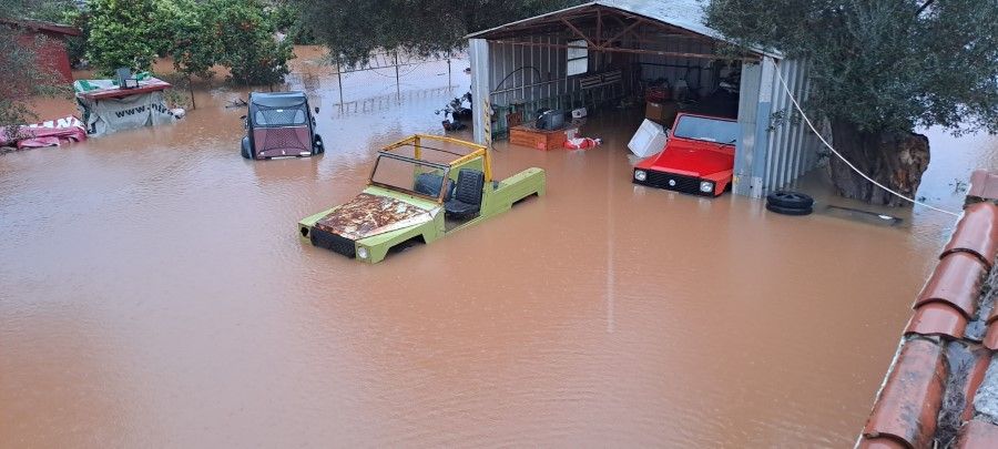 Σοβαρά προβλήματα από τις έντονες βροχοπτώσεις στην Κεφαλονιά (+Φωτο +Βίντεο)