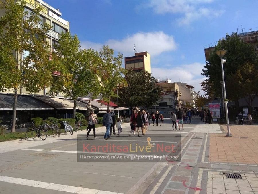 Σε εορταστικούς ρυθμούς η αγορά - Ξεκινούν καλάθια Χριστουγέννων και Αϊ Βασίλη - Στις 12 Δεκεμβρίου αρχίζει το εορταστικό ωράριο