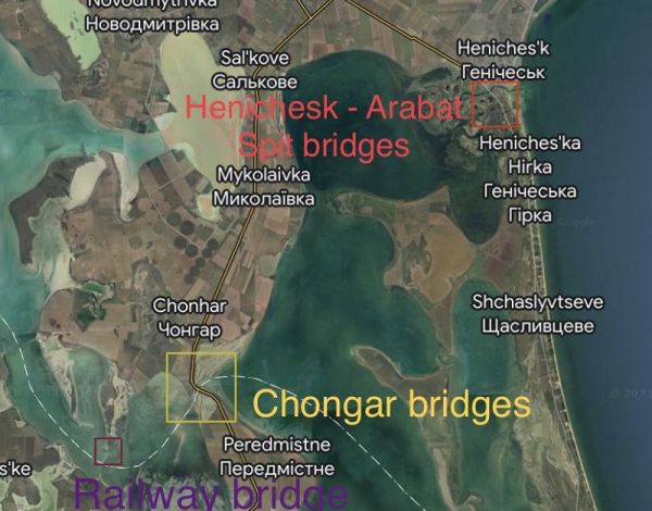 Το Κίεβο έπληξε γέφυρα που συνδέει την Κριμαία με την ηπειρωτική Ουκρανία