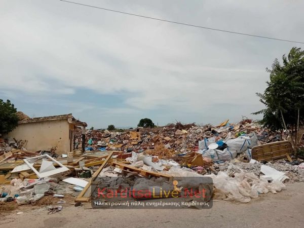 Καρδίτσα: Χώρος ανεξέλεγκτης εναπόθεσης ογκωδών απορριμμάτων δίπλα στη Λαχαναγορά (+Φωτο)