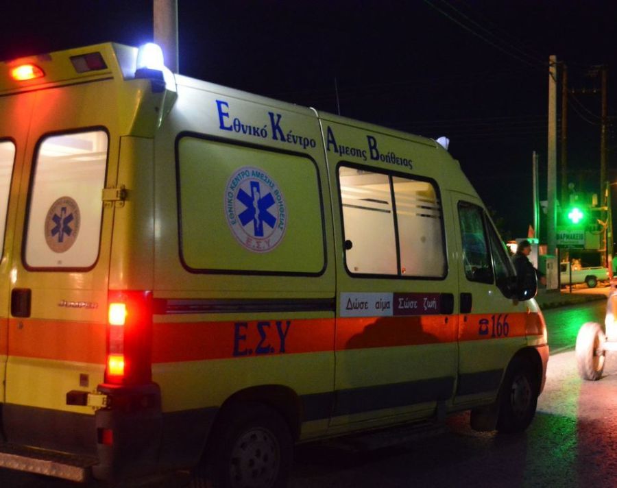 Λάρισα: Μεταμεσονύκτιο τροχαίο με 5 τραυματίες στην π.Ε.Ο. Λάρισας - Θεσσαλονίκης
