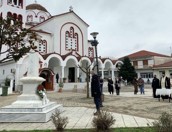 Κατάθεση στεφάνων για την επέτειο του Πολυτεχνείου στους Σοφάδες