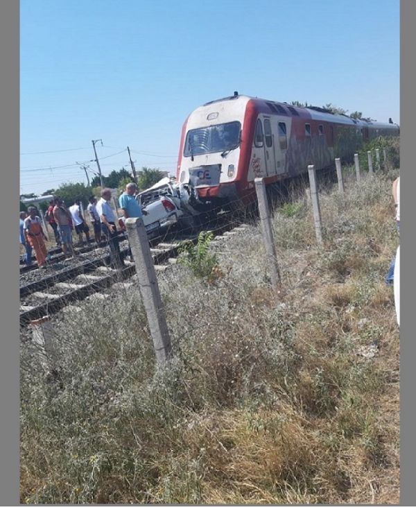 Σύγκρουση αμαξοστοιχίας με ΙΧ στα Διαβατά - Νεκρή έγκυος συνοδηγός