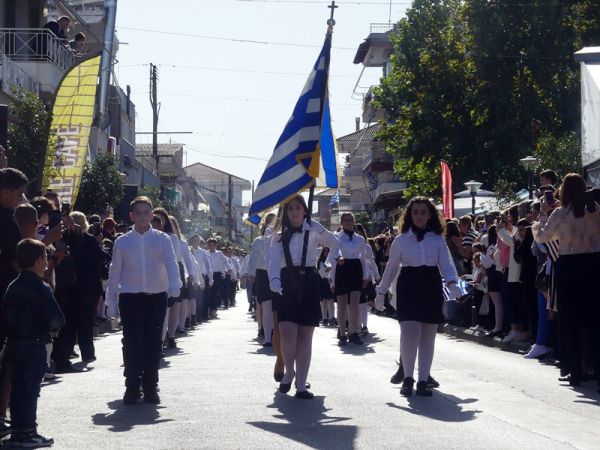 Με λαμπρότητα ο εορτασμός της 28ης Οκτωβρίου στους Σοφάδες (+Φωτο)