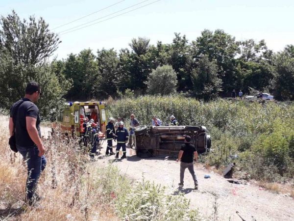 Τραυματισμός οδηγού αυτοκινήτου στον Περιφερειακό των Τρικάλων (+Φώτο)