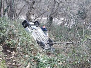 Πύλη: Αυτοκίνητο εξετράπη και αναποδογύρισε σε αυλάκι