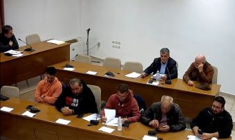 Β. Φαλούτσος: "Υποθηκεύουν το μέλλον του Δήμου Σοφάδων οι διαταγές πληρωμής" - Τι απάντησε ο Θ. Σκάρλος