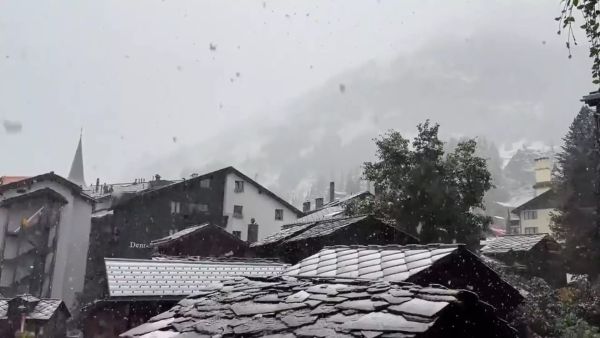 Ελβετία: Από τον καύσωνα στο χιόνι - Βουτιά 30 βαθμών έκανε η θερμοκρασία μέσα σε τέσσερις ημέρες