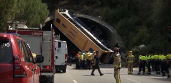 Ανατροπή λεωφορείου με δεκάδες τραυματίες στην Καταλωνία (+Φωτο)