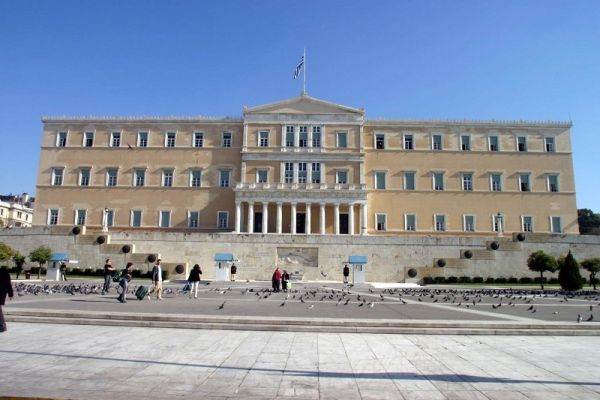 Κατατέθηκε στη Βουλή η πρόταση του ΣΥΡΙΖΑ - Π.Σ. για σύσταση προανακριτικής επιτροπής για τα Τέμπη