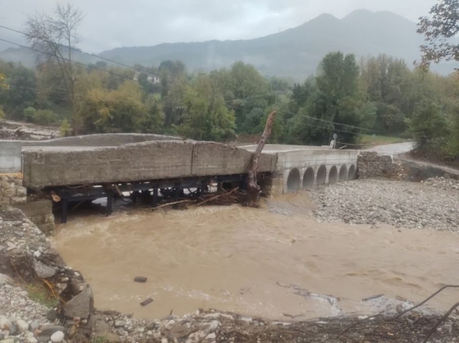 Μετράει μέρες το γεφυράκι του Αργύρη...