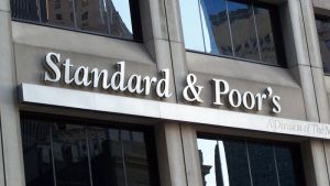 Η Standard &amp; Poors αναβάθμισε την Ελλάδα σε «ΒΒ» με θετικές προοπτικές