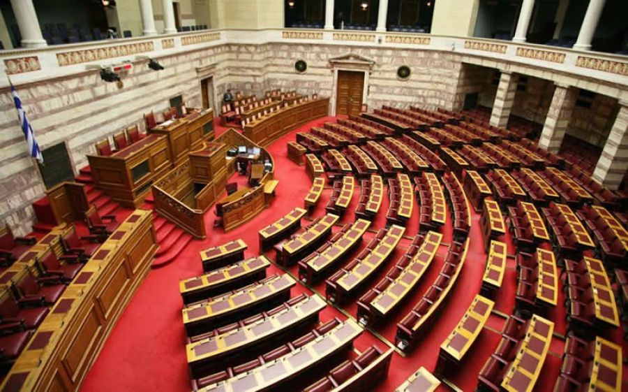 Ολοκληρώνεται στη Βουλή η συζήτηση του νομοσχεδίου για την επιστολική ψήφο στις ευρωεκλογές